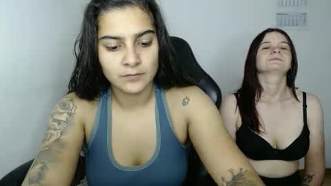 Snapshot of amanda5star chatting on 10.23.25 The queen of the biceps online show from 10.23.25