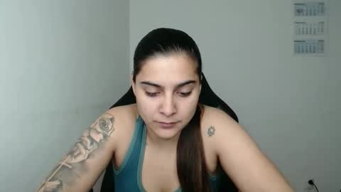 Snapshot of amanda5star chatting on 03.16.26 The queen of the biceps online show from 03.16.26