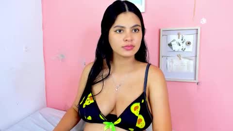 Thalia online show from 11.22.25