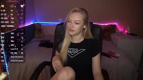 Snapshot of amandaafire chatting on 09.10.25 Amanda online show from 09.10.25