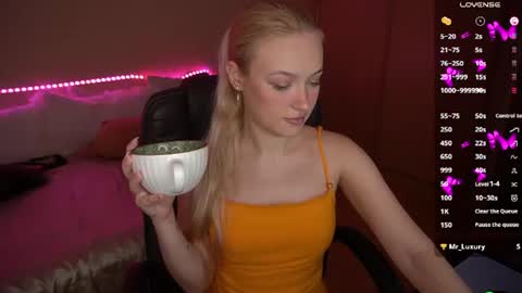 Snapshot of amandaafire chatting on 08.05.26 Amanda online show from 08.05.26