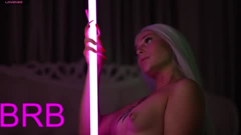 Amanda Farrell online show from 01.07.25