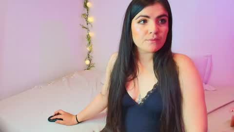 Amara Vega  online show from 04.21.26