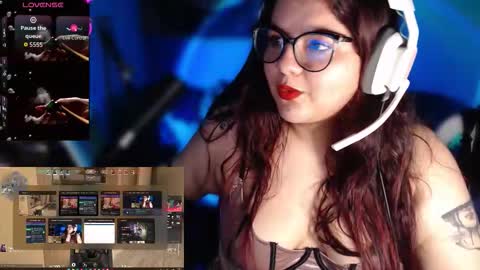 Snapshot of amaralof chatting on 11.13.25 amaralof online show from 11.13.25