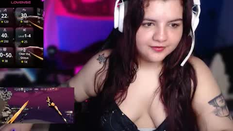 Snapshot of amaralof chatting on 11.23.25 amaralof online show from 11.23.25