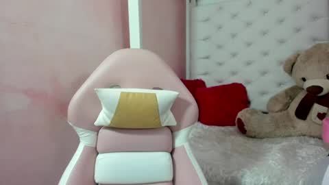 Snapshot of amarantha_milk2 chatting on 05.12.26 amarantha online show from 05.12.26