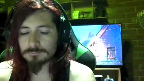 Snapshot of amaru_bf_experience chatting on 11.21.25 Amaru online show from 11.21.25