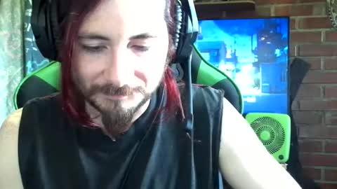 Snapshot of amaru_bf_experience chatting on 11.23.25 Amaru online show from 11.23.25