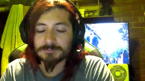 Snapshot of amaru_bf_experience chatting on 12.04.25 Amaru online show from 12.04.25