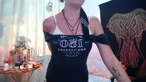 Snapshot of amatista_riveera chatting on 01.28.25 Amatista  Next stream 9 DEC 1 PM COLOMBIAN TIME  miss u and love u online show from 01.28.25