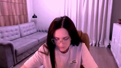 Snapshot of amazingeyes89 chatting on 04.19.26 Izza online show from 04.19.26