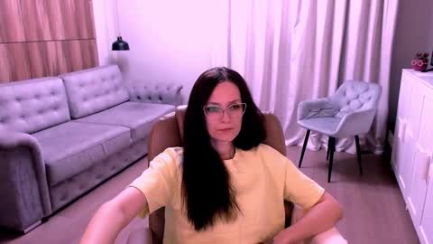 Snapshot of amazingeyes89 chatting on 05.14.26 Izza online show from 05.14.26