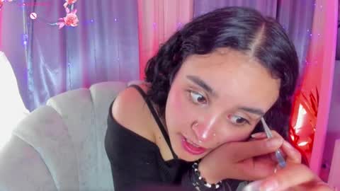 Snapshot of ambar_devon chatting on 02.14.25 online show from 02.14.25