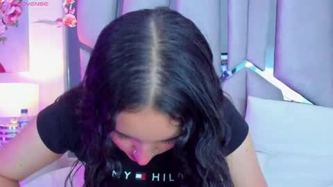 Snapshot of ambar_devon chatting on 02.20.25 online show from 02.20.25