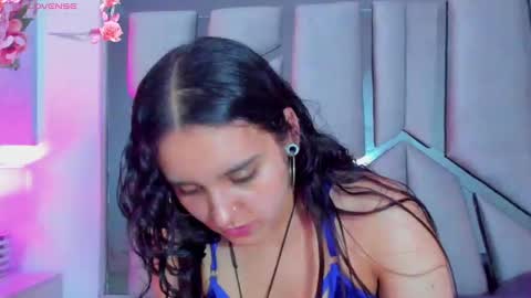 Snapshot of ambar_devon chatting on 02.28.25 online show from 02.28.25