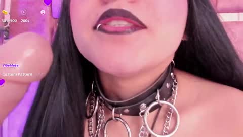 Snapshot of ambar_devon chatting on 10.02.25 online show from 10.02.25