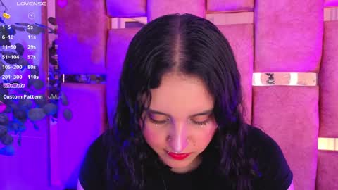 Snapshot of ambar_devon chatting on 11.08.25 online show from 11.08.25