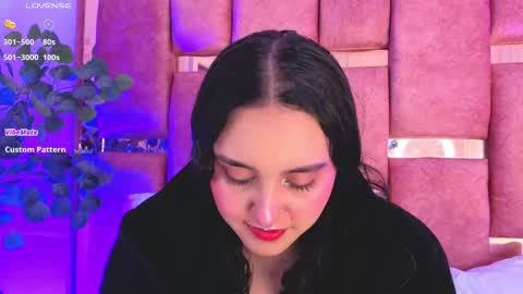 Snapshot of ambar_devon chatting on 11.24.25 online show from 11.24.25