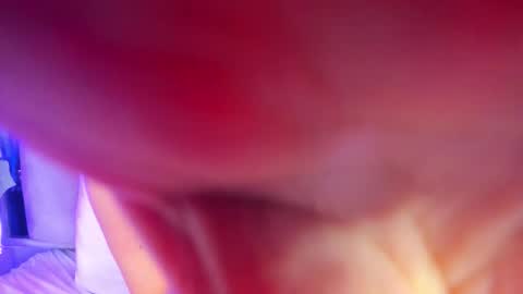 Snapshot of ambar_devon chatting on 12.17.25 online show from 12.17.25