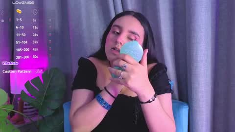 Snapshot of ambar_devon chatting on 01.15.26 online show from 01.15.26