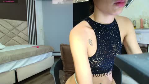 Ambar Ross online show from 01.11.25