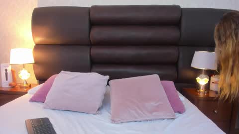 AmbarSantany  online show from 02.27.26