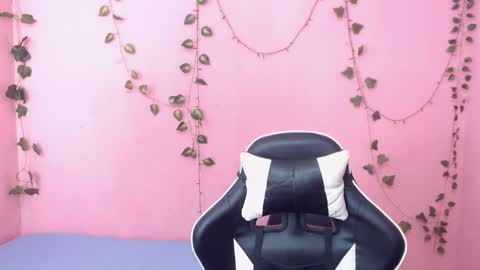 Snapshot of ambel_rose chatting on 02.15.25 ambel_rose online show from 02.15.25