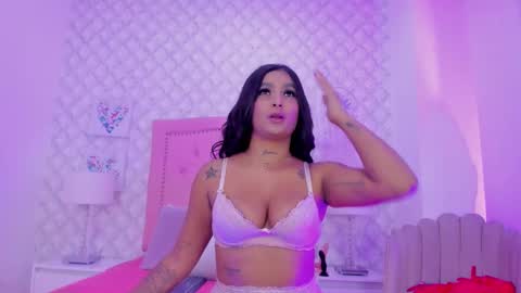 amber  ferrera online show from 12.22.25