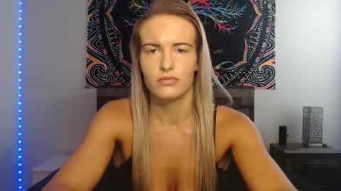 Snapshot of amber__xoxo chatting on 10.05.25 Amber online show from 10.05.25