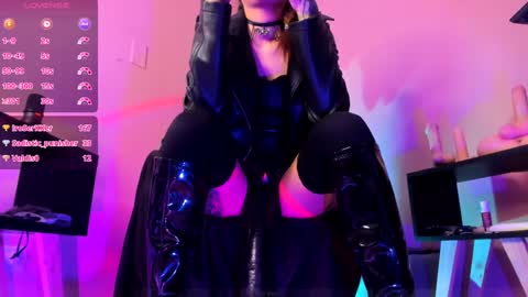 Snapshot of amber_blair chatting on 12.30.24 amber_blair online show from 12.30.24