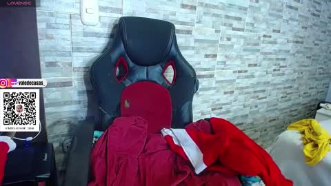 Snapshot of amber_kholin chatting on 03.01.25 scarlett online show from 03.01.25