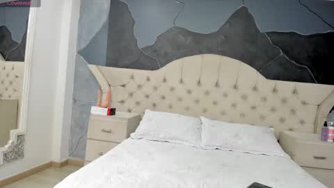 Snapshot of amberrgrey_ chatting on 09.09.25 Amber Grey online show from 09.09.25