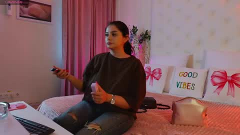 Amberseyes online show from 05.12.26