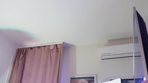 Amberseyes online show from 06.08.26