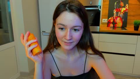 Snapshot of ameli_moon chatting on 12.10.24 Eileen online show from 12.10.24