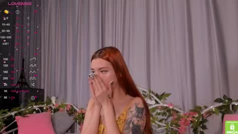 Snapshot of amelia_skyy chatting on 10.21.25 Anna online show from 10.21.25