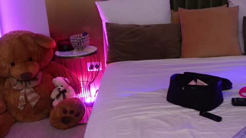 Amelia online show from 02.17.26