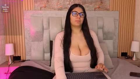 AMELIA CASTELL  online show from 03.16.26