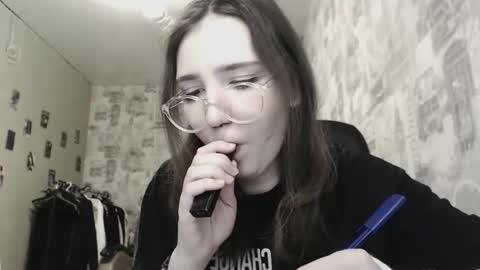 Snapshot of ameliakamishiro chatting on 02.11.25 Amelia online show from 02.11.25