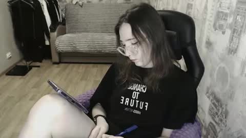 Snapshot of ameliakamishiro chatting on 02.11.25 Amelia online show from 02.11.25