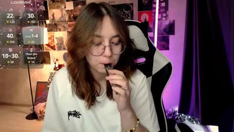 Snapshot of ameliameadd chatting on 10.04.25 Amelia online show from 10.04.25