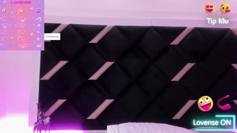 Amelie online show from 03.25.26