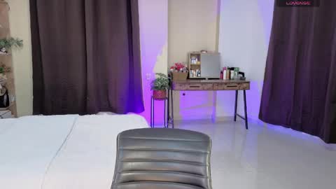 Snapshot of amelieaxie chatting on 05.31.26 Isabella online show from 05.31.26