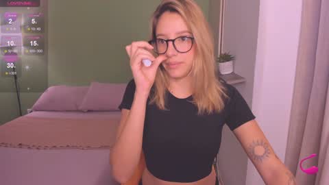 Amelie Graham online show from 12.11.24