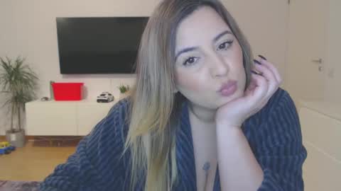 Snapshot of ameliesander chatting on 12.13.24 ameliesander online show from 12.13.24