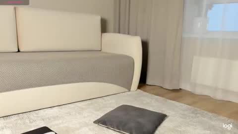 Amelina Love online show from 11.20.25