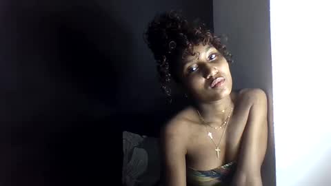 Snapshot of amelisy20005 chatting on 04.21.26 amelisy20005 online show from 04.21.26