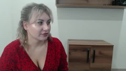 Snapshot of amelly_amelly chatting on 11.14.25 amelly_amelly online show from 11.14.25