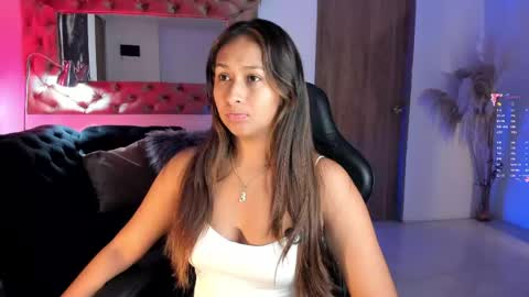 Snapshot of amelyamann chatting on 05.24.26 online show from 05.24.26