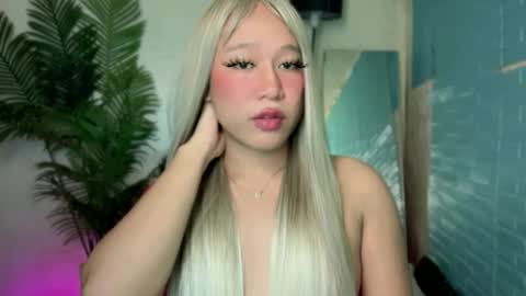 Snapshot of amera_slut chatting on 05.29.26 amera_slut online show from 05.29.26